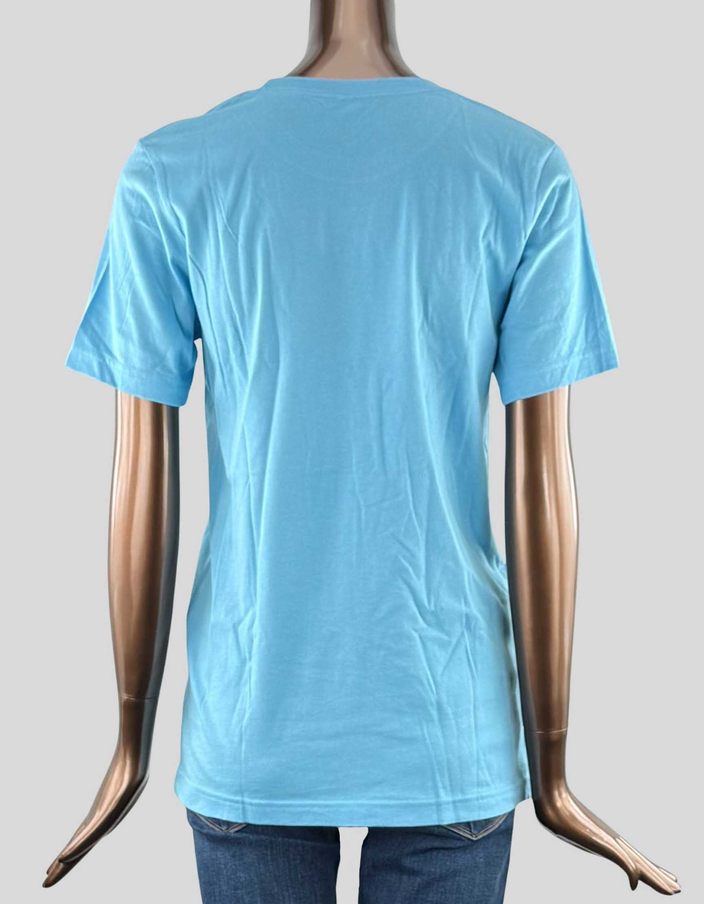 GILDAN 'Ruffled Feathers' T-shirt - Medium