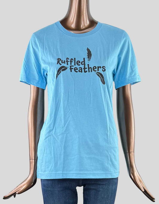 GILDAN 'Ruffled Feathers' T-shirt in blue. Crewneck. Short sleeve.