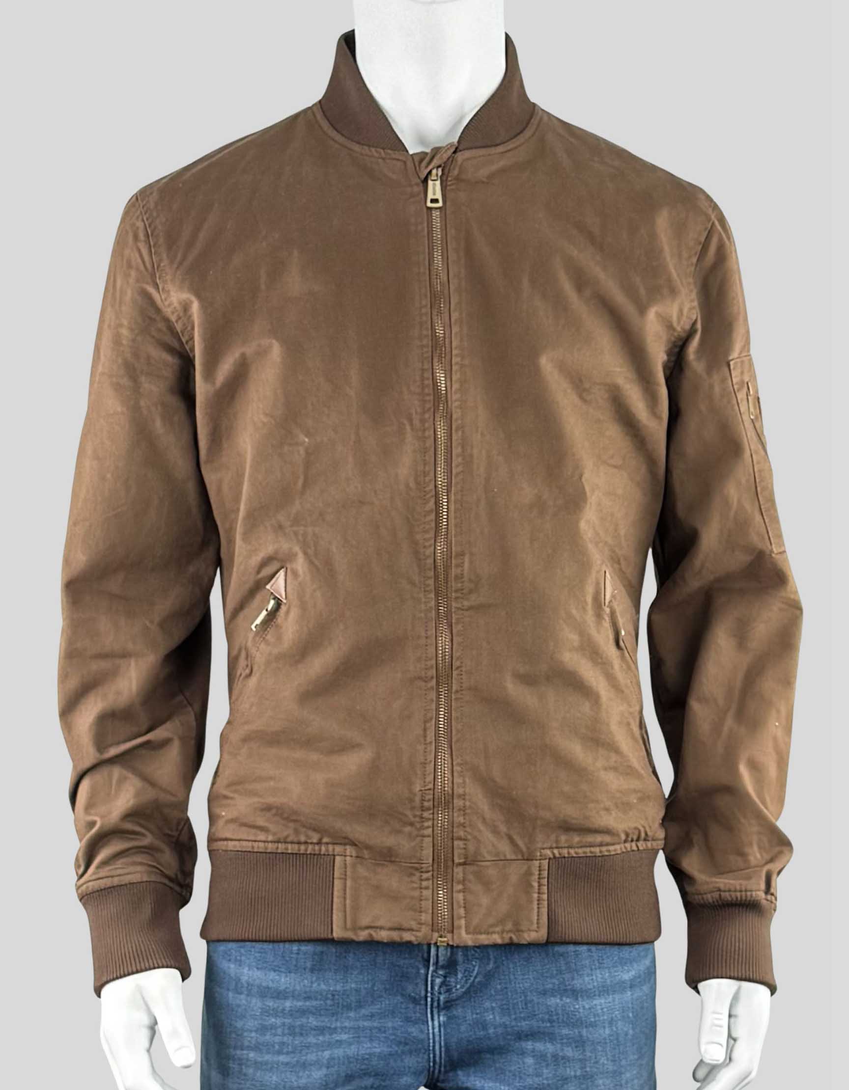  WENVEN Lightweight Cotton Flight Bomber Jacket Casual Military Windbreaker. Zip front closure. Interior storm flap and zipper garage at chin. Multiple utility pockets. Classic ribbed collar. 