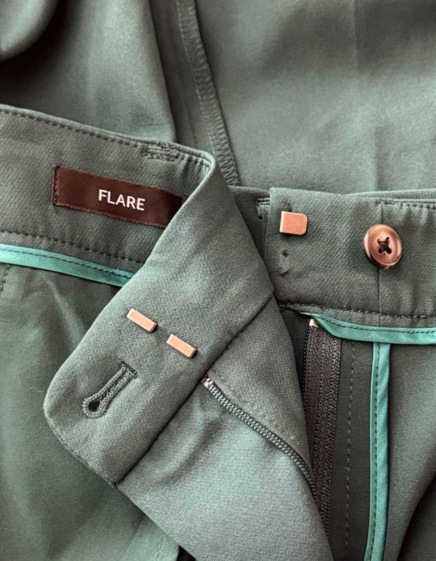 WHITE HOUSE BLACK MARKET Flare Pants - 0 US