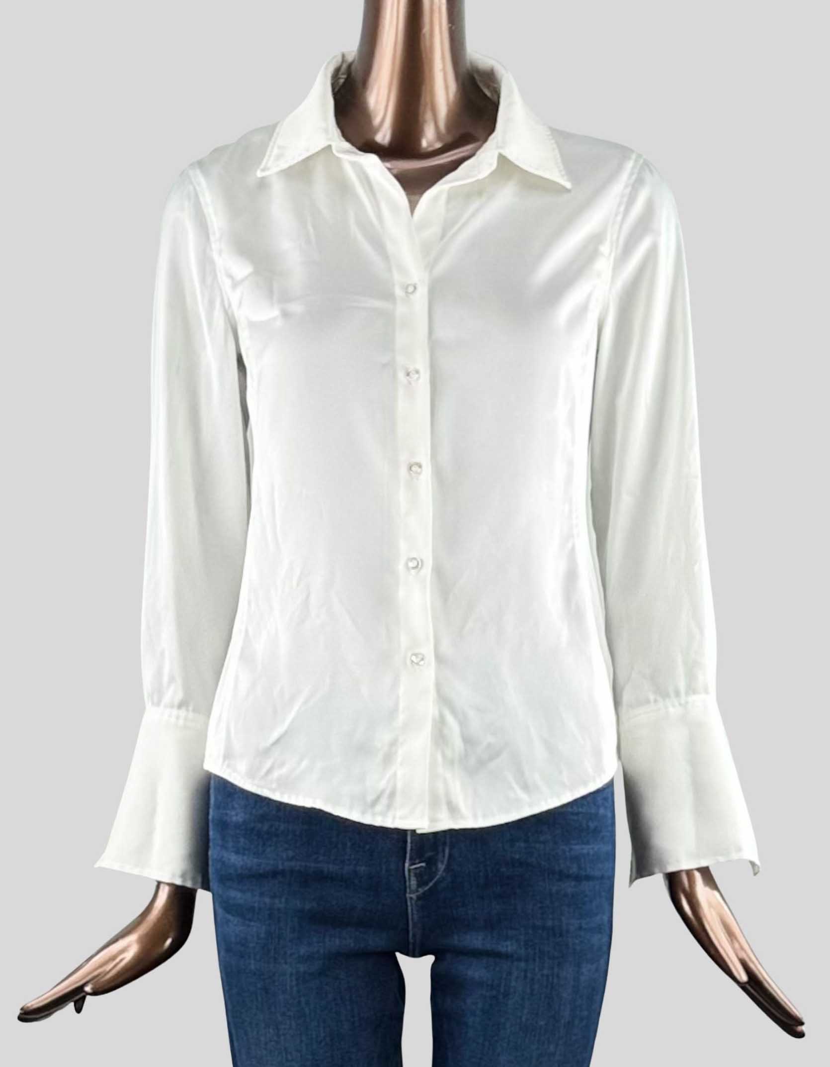 T TAHARI Button Up Blouse. Point collar. Long sleeves. Front button closure.