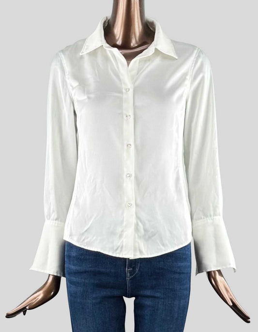 T TAHARI Button Up Blouse. Point collar. Long sleeves. Front button closure.
