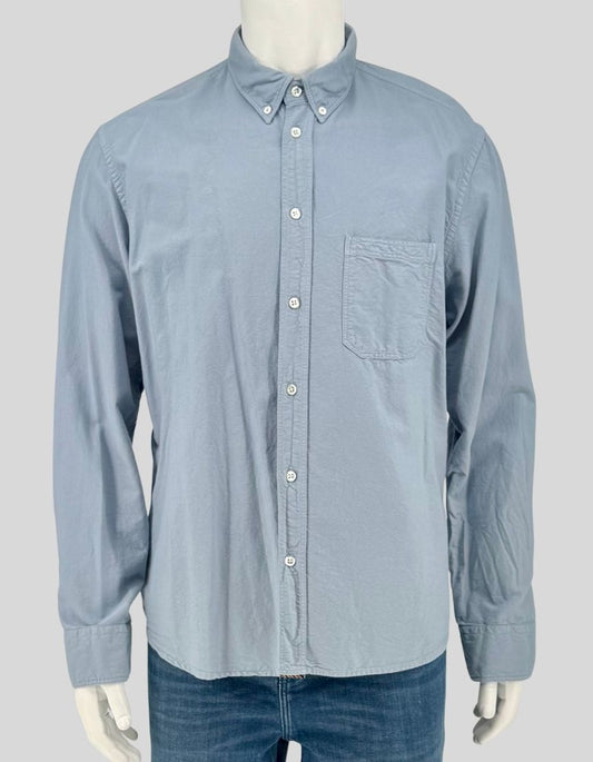 BILLY REID signature Tuscumbia washed oxford shirt in light blue. Button-down collar, button front, chest patch pocket, barrel cuffs. Soft, broken-in feel from the washed cotton oxford fabric. Standard fit. 