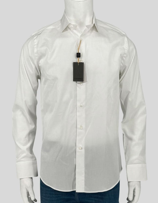 CANALI white dress shirt in crisp 100% cotton with a subtle textured weave. Point collar, button front, barrel cuffs. Modern Fit offers a comfortable, classic silhouette. 