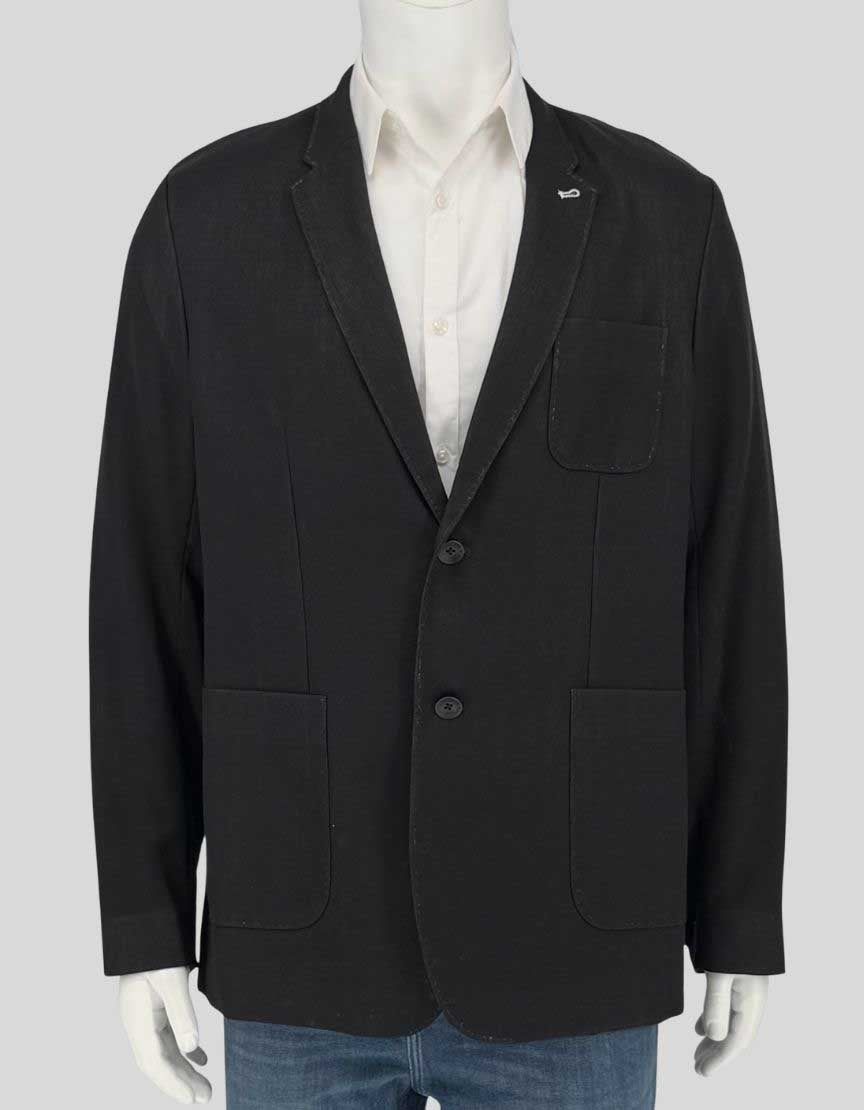 RAG & BONE wool blazer in black. Single-breasted jacket features notched lapels, two-button closure, patch pockets, and cotton lining. Unstructured construction for a relaxed, modern fit.